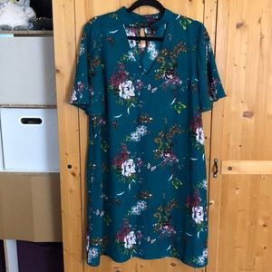 Green floral short sleeve sun dress